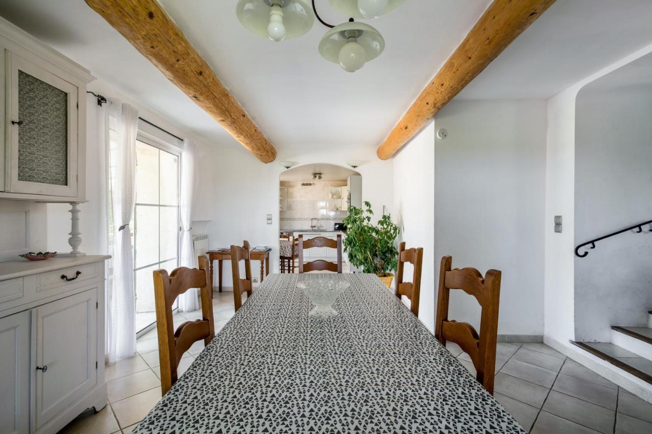 Villa Charmante A La Tour-D'Aigues Avec Piscine Privee Exterior foto