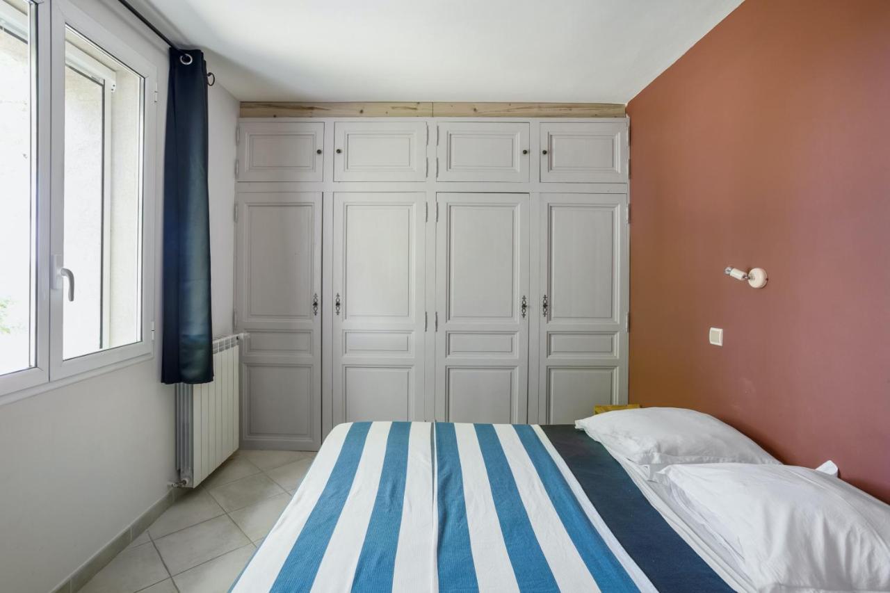 Villa Charmante A La Tour-D'Aigues Avec Piscine Privee Exterior foto